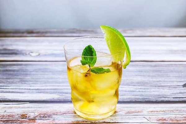 Découverte gustative : comment sublimer une bière brune avec des cocktails innovants ?